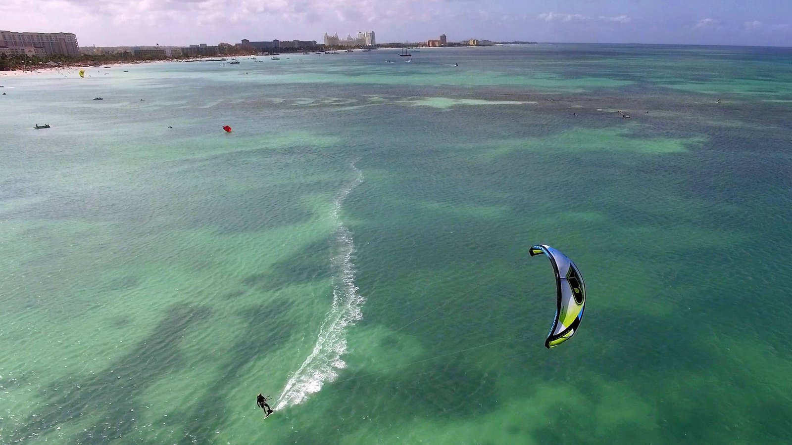 Kite sailing in Aruba